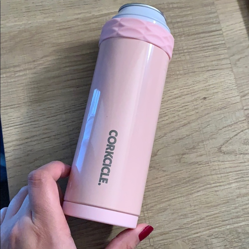 Corkcicle Can holder.